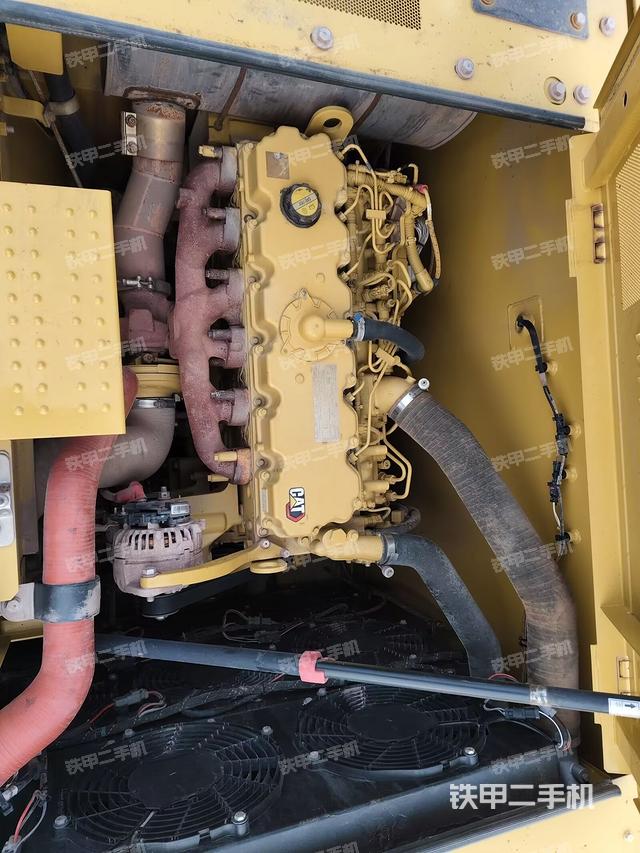 發(fā)動機整體俯視(整機外觀) 發(fā)動機整體俯視(整機外觀)