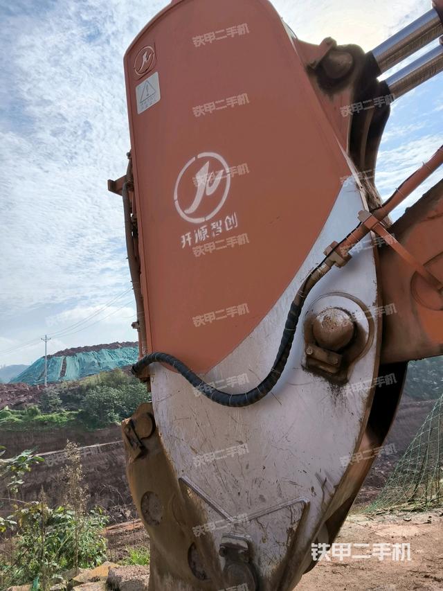 小臂整體左后(工作和回轉(zhuǎn)裝置) 小臂整體左后(工作和回轉(zhuǎn)裝置)
