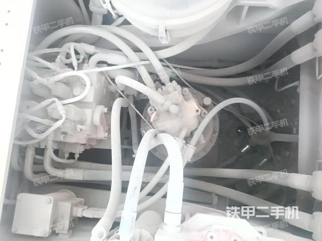 回轉(zhuǎn)馬達和主控閥（整機外觀）