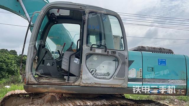 駕駛室整體（整機外觀）