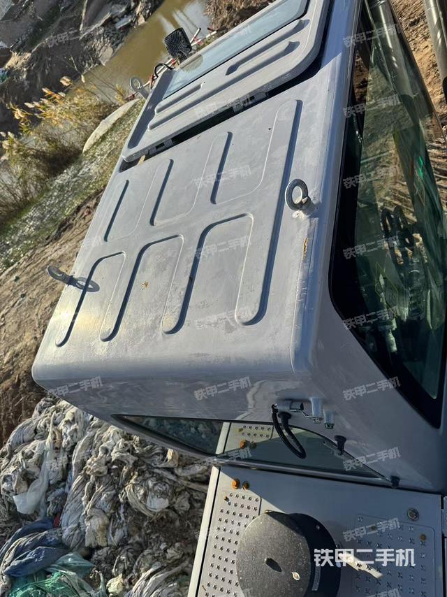 駕駛室頂部（整機(jī)外觀）