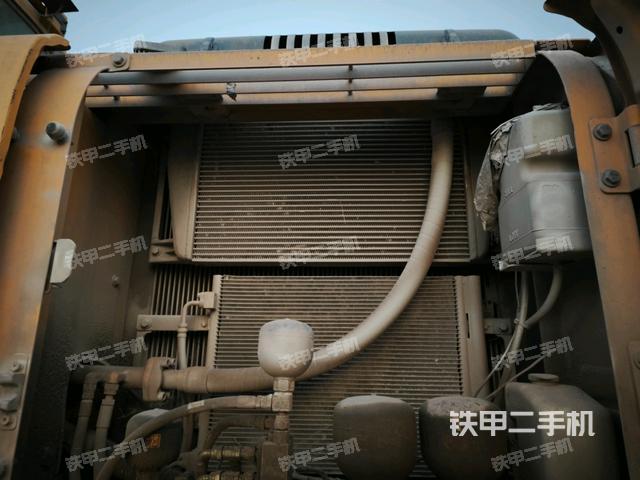 散熱器正面(大件艙室) 散熱器正面(大件艙室)