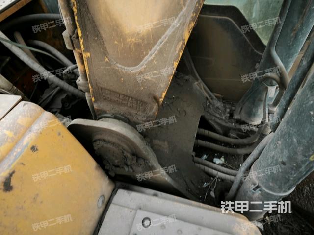 大臂根部?斜視(工作和回轉裝置) 大臂根部?斜視(工作和回轉裝置)