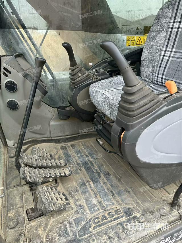 駕駛室整體（整機(jī)外觀）