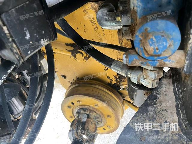 工作裝置整體(整機(jī)外觀及大件) 工作裝置整體(整機(jī)外觀及大件)