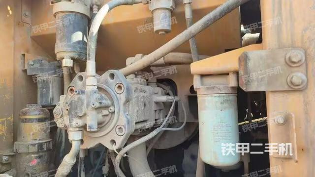 液壓泵艙室正面整體(整機(jī)外觀) 液壓泵艙室正面整體(整機(jī)外觀)