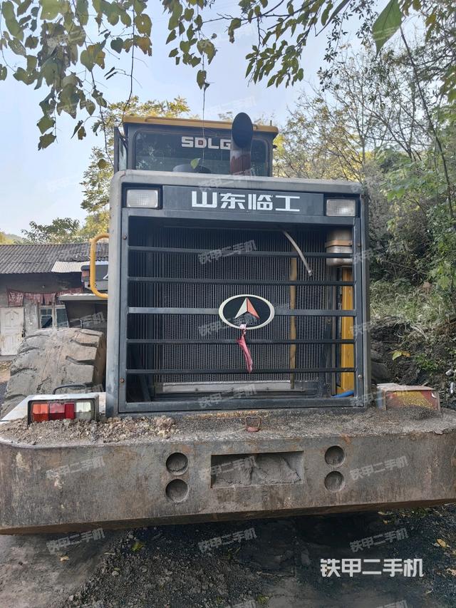 正后方(整機外觀) 正后方(整機外觀)