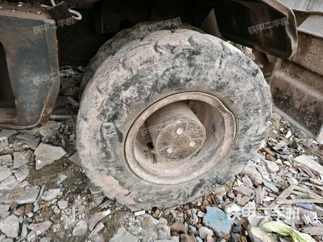 左導向輪(行走機構) 左導向輪(行走機構)