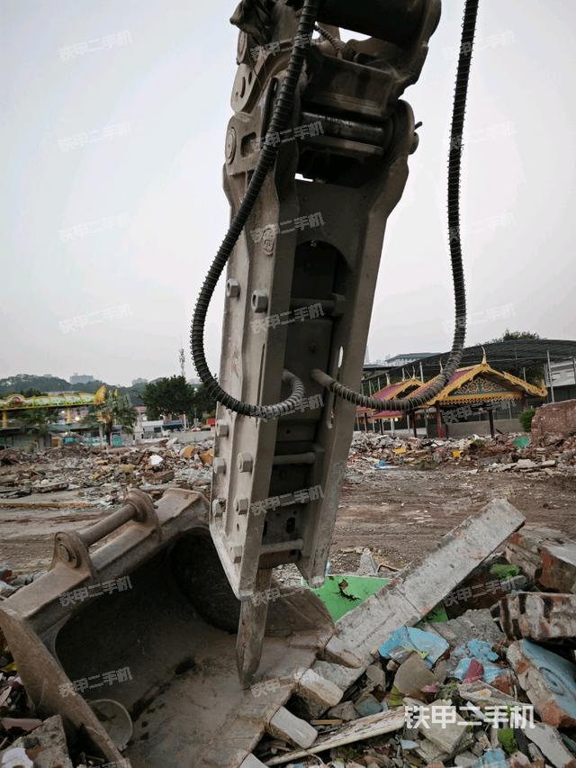 鏟斗右后整體(工作和回轉裝置) 鏟斗右后整體(工作和回轉裝置)