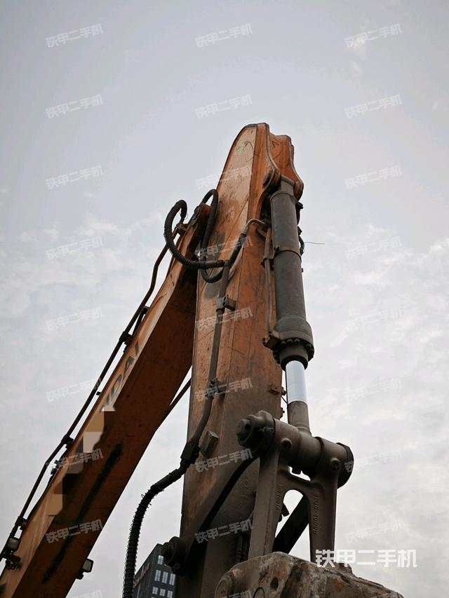 小臂整體右前(工作和回轉裝置) 小臂整體右前(工作和回轉裝置)