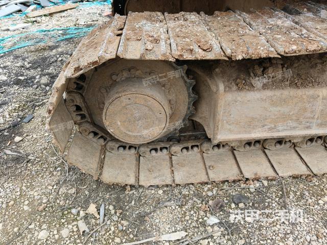 左驅(qū)動輪（行走機(jī)構(gòu)）