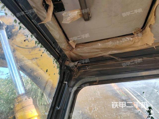 左后方玻璃角標(biāo)（駕駛室部分）