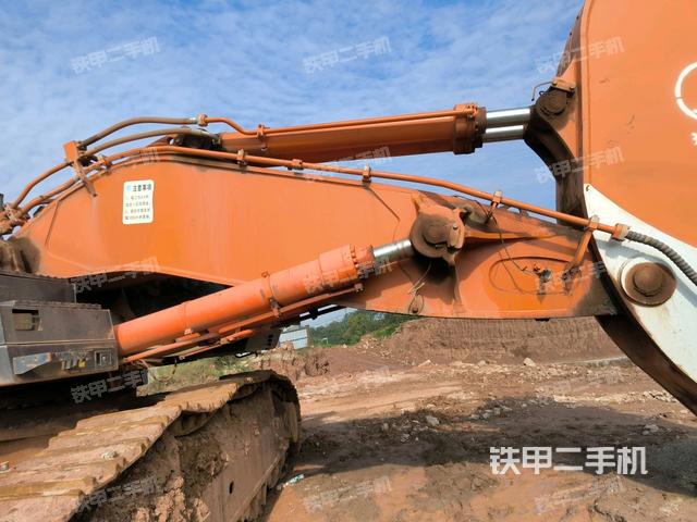 大臂整體?右側(cè)(工作和回轉(zhuǎn)裝置) 大臂整體?右側(cè)(工作和回轉(zhuǎn)裝置)