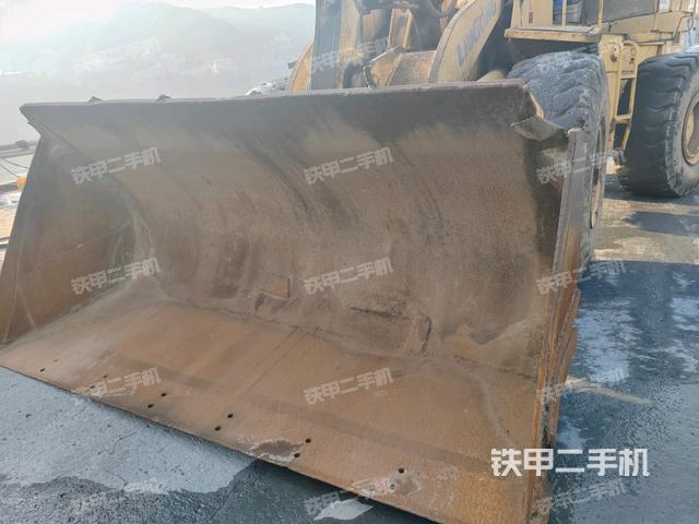 鏟斗油缸側面（工作裝置）