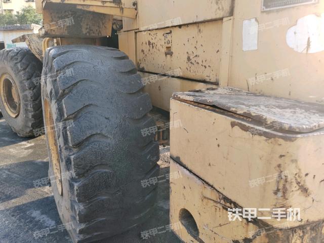 右前輪（行走機構）