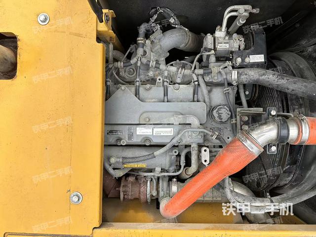 發(fā)動機整體俯視(整機外觀) 發(fā)動機整體俯視(整機外觀)