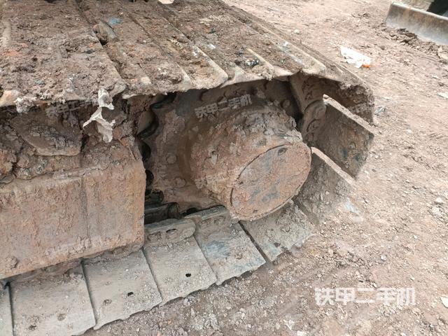 右驅動輪（行走機構）