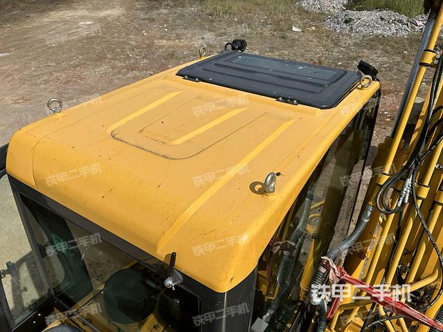 駕駛室頂部(整機外觀) 駕駛室頂部(整機外觀)