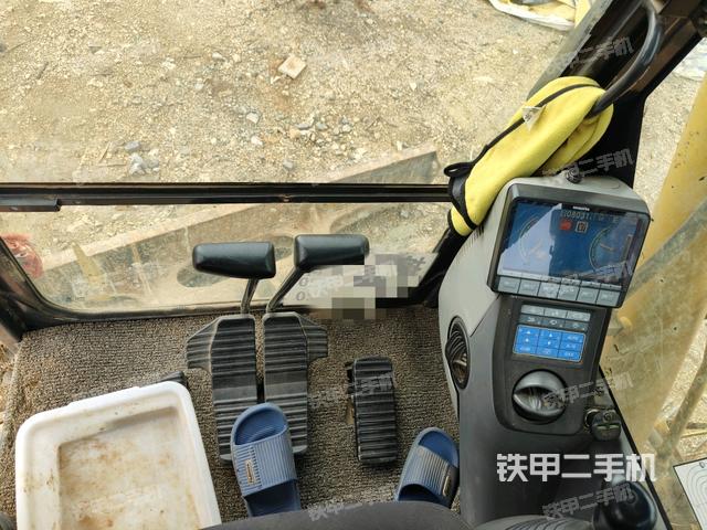 座椅右側(cè)控制臺/鑰匙門/油門/含右手柄（駕駛室部分）