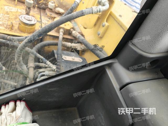 左后方玻璃角標(biāo)（駕駛室部分）