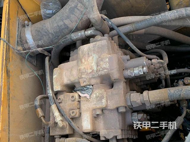 回轉(zhuǎn)馬達和主控閥（整機外觀）