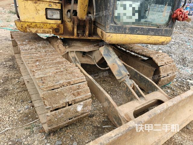 轉(zhuǎn)盤和下車架正前（工作和回轉(zhuǎn)裝置）