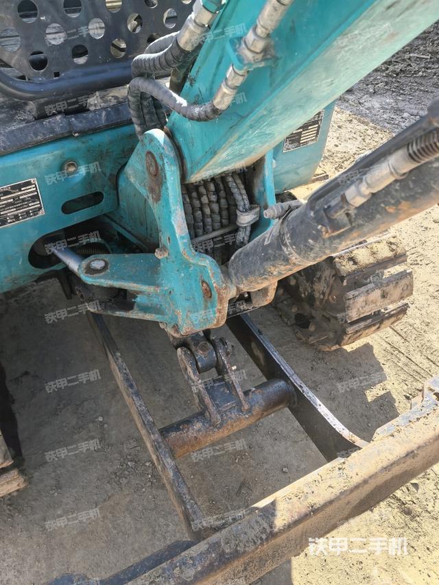 大臂根部?斜（工作和回轉(zhuǎn)裝置）