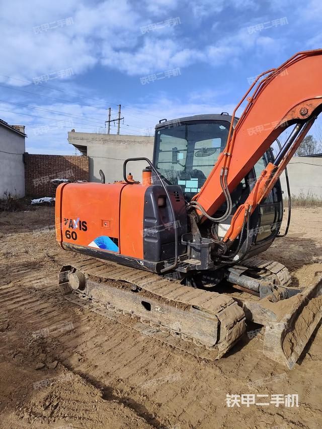 駕駛室整體（整機外觀）