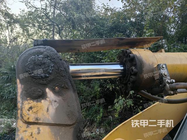 鏟斗油缸側(cè)面(工作裝置) 鏟斗油缸側(cè)面(工作裝置)