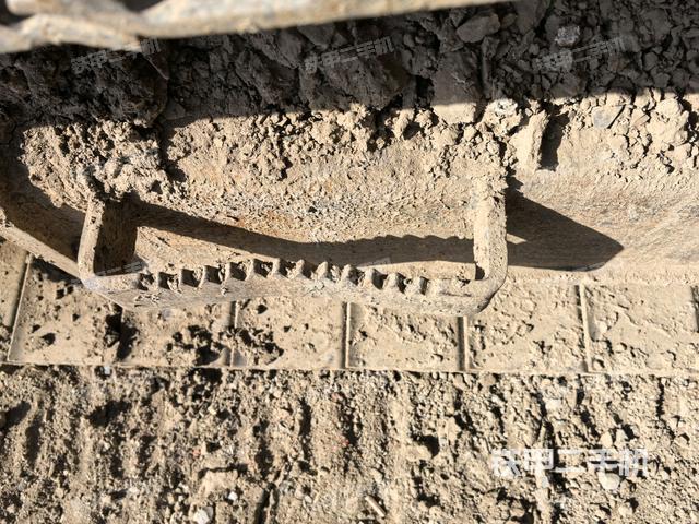 右驅(qū)動輪（行走機(jī)構(gòu)）