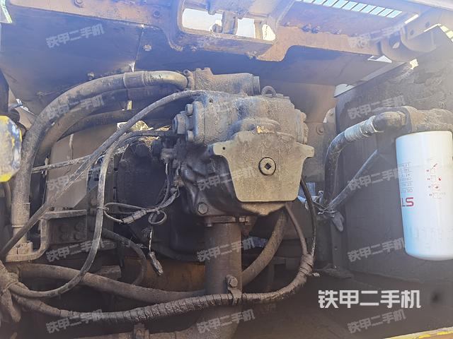 液壓泵艙室正面整體（整機(jī)外觀）