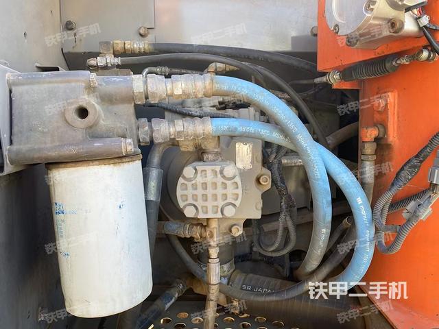 液壓泵艙室正面整體（整機(jī)外觀）