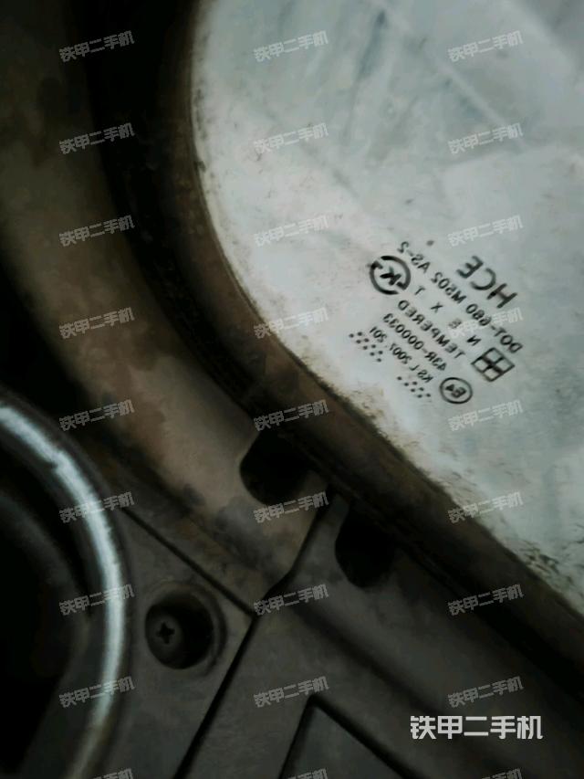 后窗玻璃角標(駕駛室部分) 后窗玻璃角標(駕駛室部分)