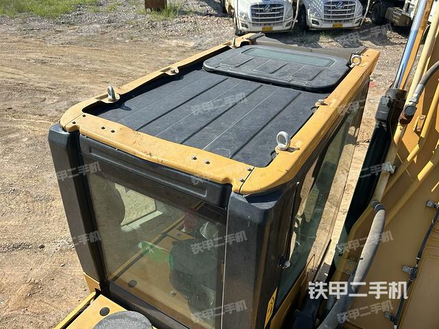 駕駛室頂部(整機外觀) 駕駛室頂部(整機外觀)