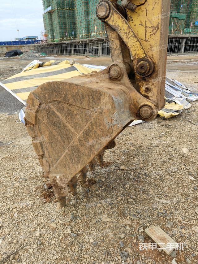 鏟斗右后整體（工作和回轉(zhuǎn)裝置）