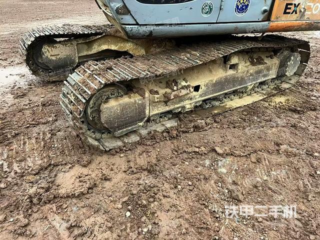 單側(cè)履帶整體(整機(jī)外觀) 單側(cè)履帶整體(整機(jī)外觀)