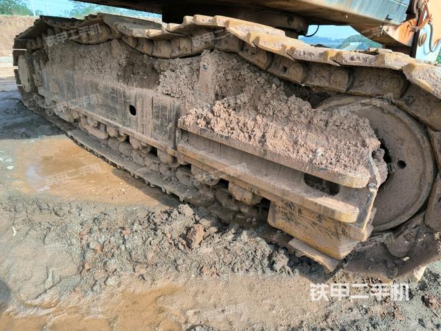 左側(cè)履帶整體?(行走機(jī)構(gòu)) 左側(cè)履帶整體?(行走機(jī)構(gòu))