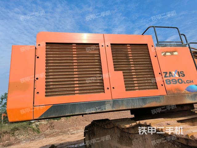 散熱器正面(大件艙室) 散熱器正面(大件艙室)
