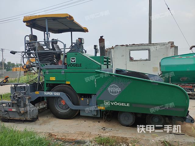 整機(jī)右側(cè)(設(shè)備外觀及核心部件) 整機(jī)右側(cè)(設(shè)備外觀及核心部件)