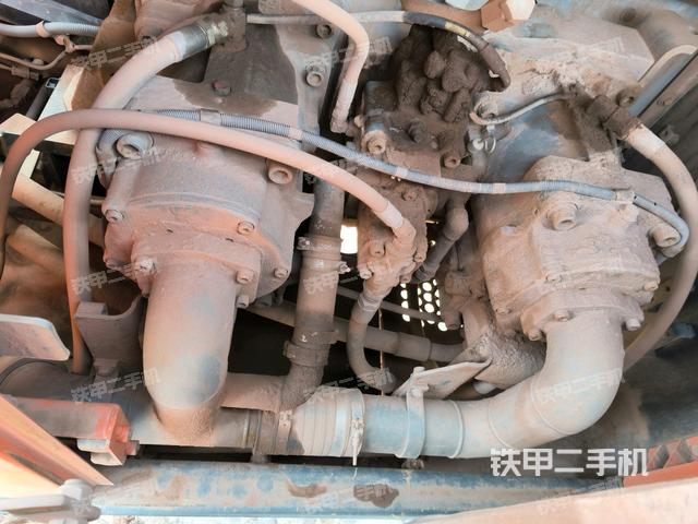 液壓泵斜45?左(大件艙室) 液壓泵斜45?左(大件艙室)