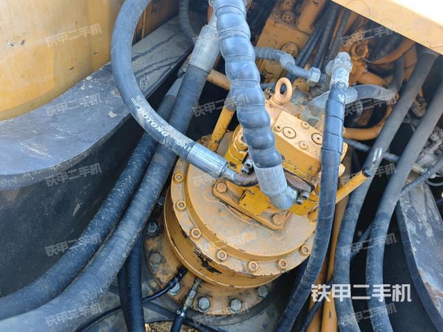 回轉(zhuǎn)馬達和主控閥（整機外觀）