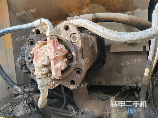 液壓泵斜45?左（大件艙室）