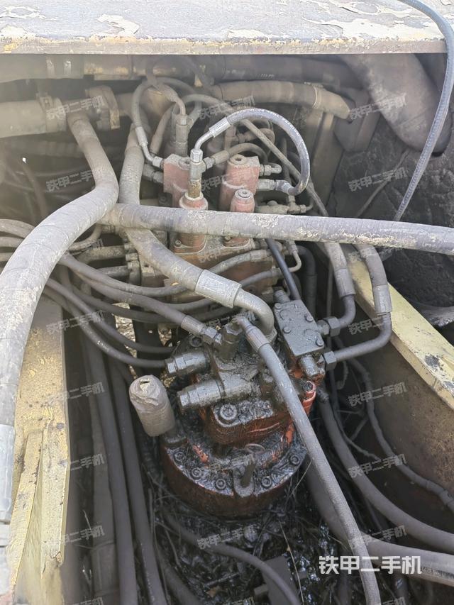 回轉(zhuǎn)馬達(dá)（上車部件）