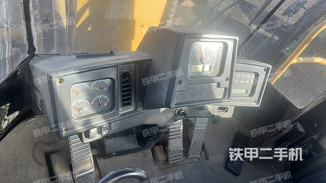 駕駛室操作臺（整機(jī)外觀及大件）