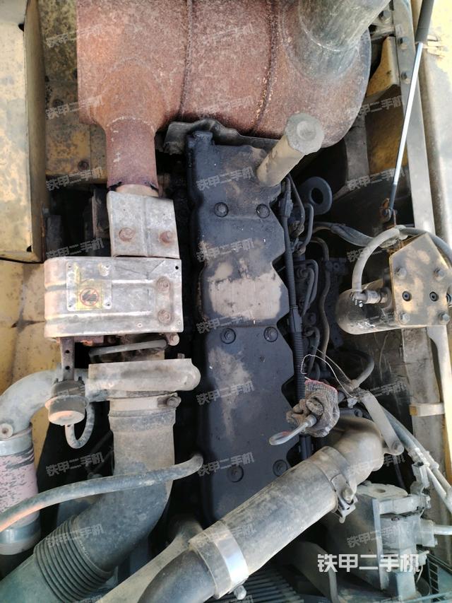 氣門(mén)室蓋螺絲特寫(xiě)（上車(chē)部件）