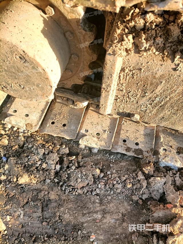 右驅(qū)動輪（行走機構）