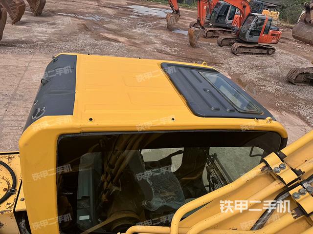 駕駛室頂部俯視(上車部件) 駕駛室頂部俯視(上車部件)