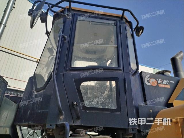 駕駛室正側(駕駛室部分) 駕駛室正側(駕駛室部分)