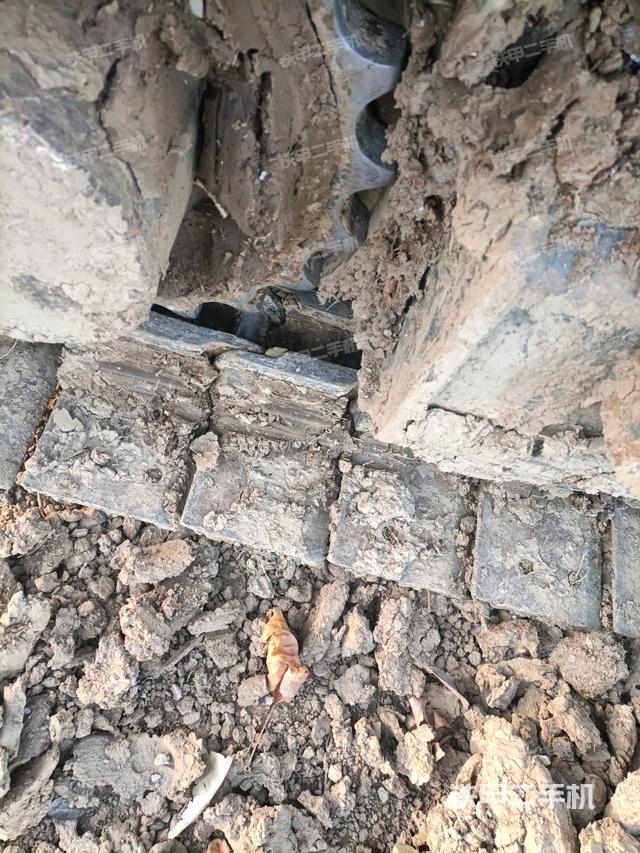 左驅(qū)動(dòng)輪（行走機(jī)構(gòu)）