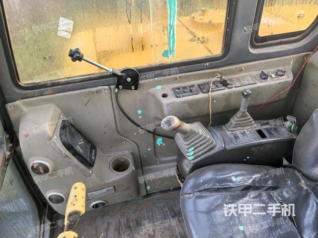 ?駕駛室正側(cè)(駕駛室部分) ?駕駛室正側(cè)(駕駛室部分)